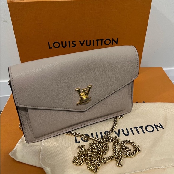 Louis Vuitton Handbags - Authentic Louis Vuitton Pouchette With Chain